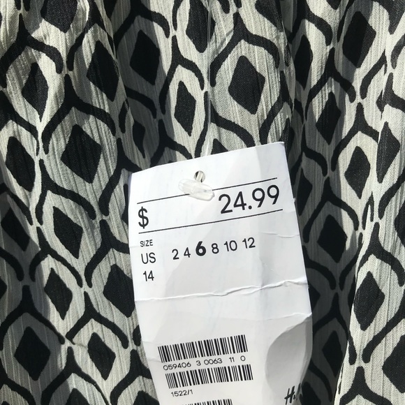 H & M Black and White Geometric Women's Top NWT Size 14 - Picture 6 of 11